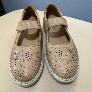 Sanata tan leather mary Jane sneakers made in Turkey 8.5/39